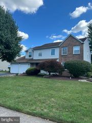 2067 E WELLINGTON RD, Newtown, PA 18940