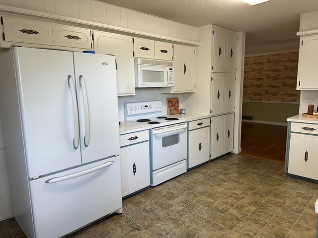 12629 Kentucky Road, Neosho, MO 64850