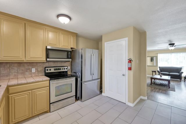125 Pine Street, Prairie View, TX 77445