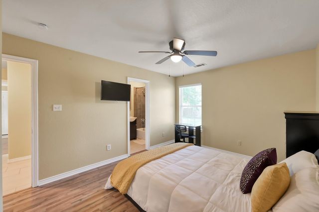 125 Pine Street, Prairie View, TX 77445