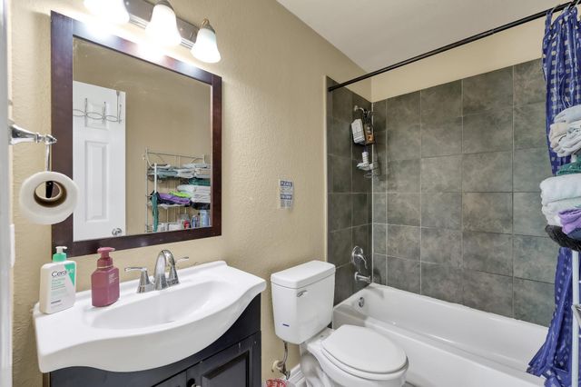125 Pine Street, Prairie View, TX 77445