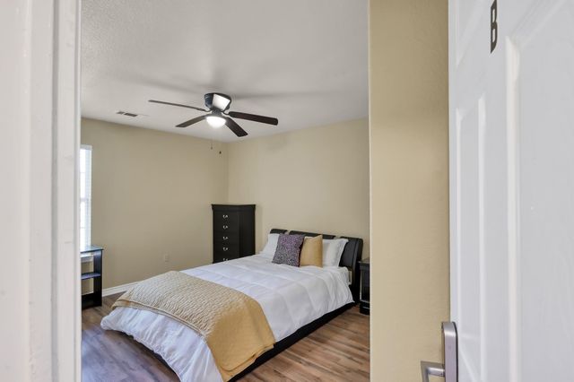 125 Pine Street, Prairie View, TX 77445