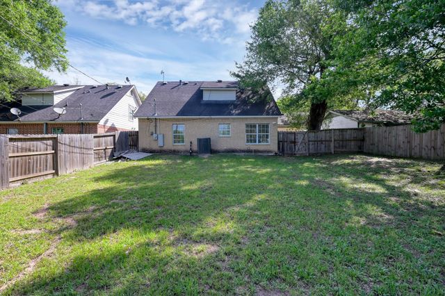 125 Pine Street, Prairie View, TX 77445