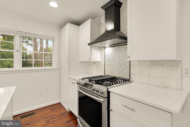 6203 HARDY DR, Mclean, VA 22101