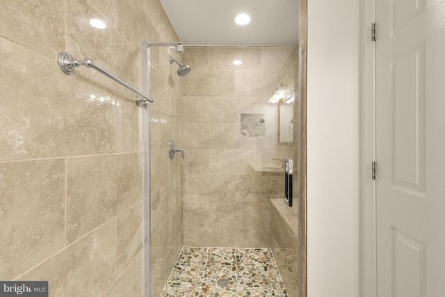 6203 HARDY DR, Mclean, VA 22101