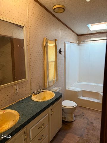 4390 U.S. 70 Highway Business W, Clayton, NC 27520