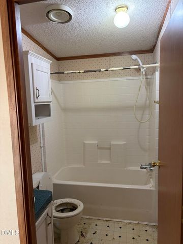 4390 U.S. 70 Highway Business W, Clayton, NC 27520