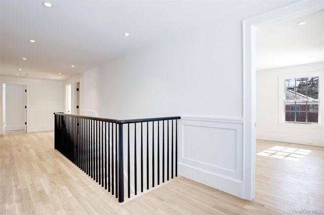 409 Abbey Road, Manhasset, NY 11030