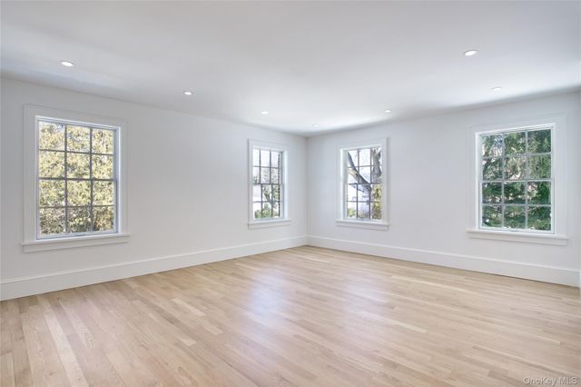 409 Abbey Road, Manhasset, NY 11030