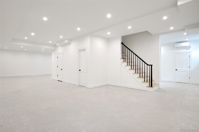 409 Abbey Road, Manhasset, NY 11030