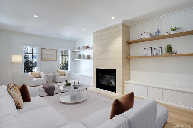 409 Abbey Road, Manhasset, NY 11030