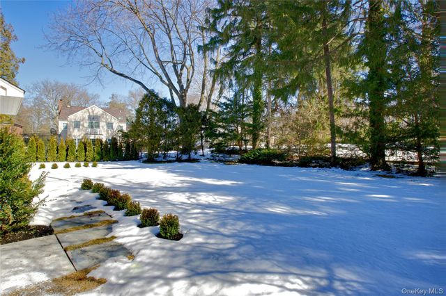 409 Abbey Road, Manhasset, NY 11030