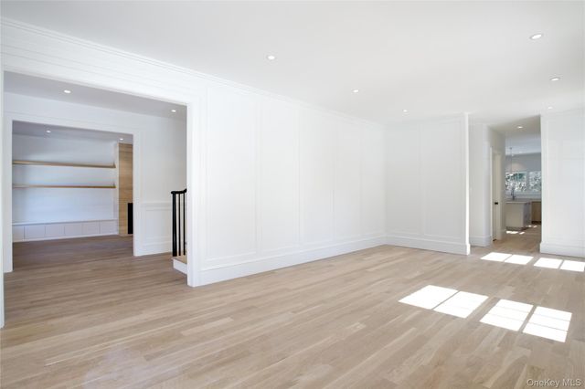 409 Abbey Road, Manhasset, NY 11030