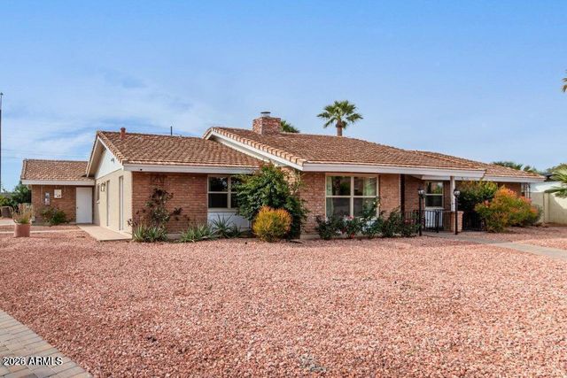 956 CASTILLO Drive E, Litchfield Park, AZ 85340