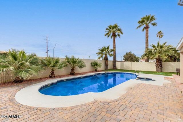 956 CASTILLO Drive E, Litchfield Park, AZ 85340