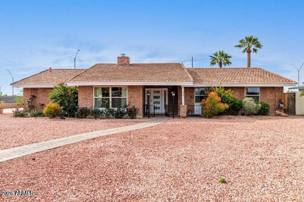 956 CASTILLO Drive E, Litchfield Park, AZ 85340