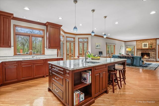 25089 N Pawnee Road, Barrington, IL 60010