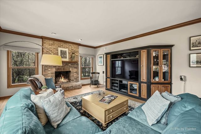 25089 N Pawnee Road, Barrington, IL 60010