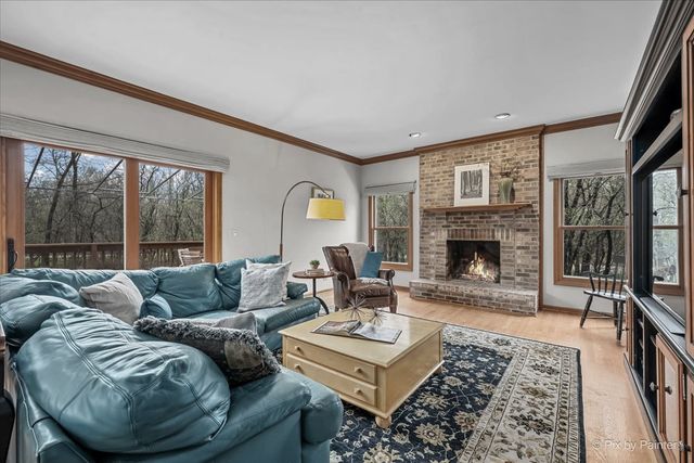 25089 N Pawnee Road, Barrington, IL 60010