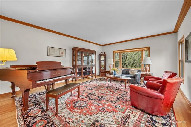 25089 N Pawnee Road, Barrington, IL 60010