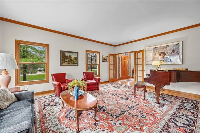 25089 N Pawnee Road, Barrington, IL 60010