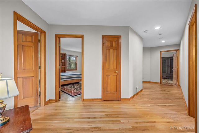 25089 N Pawnee Road, Barrington, IL 60010