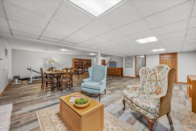 25089 N Pawnee Road, Barrington, IL 60010