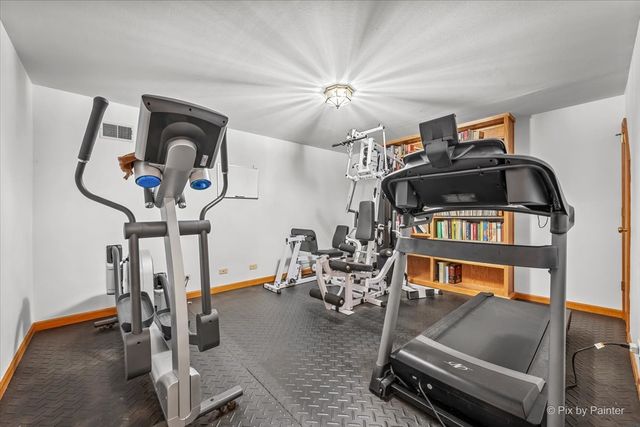 25089 N Pawnee Road, Barrington, IL 60010