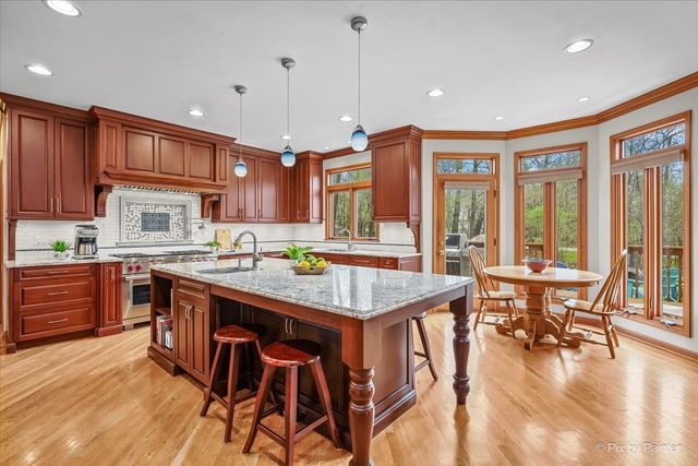 25089 N Pawnee Road, Barrington, IL 60010