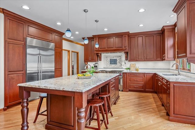 25089 N Pawnee Road, Barrington, IL 60010