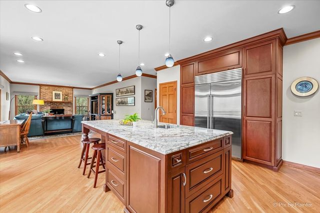 25089 N Pawnee Road, Barrington, IL 60010