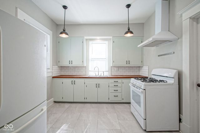 931 N Tacoma, Indianapolis, IN 46201