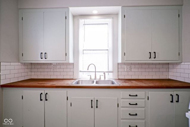 931 N Tacoma, Indianapolis, IN 46201