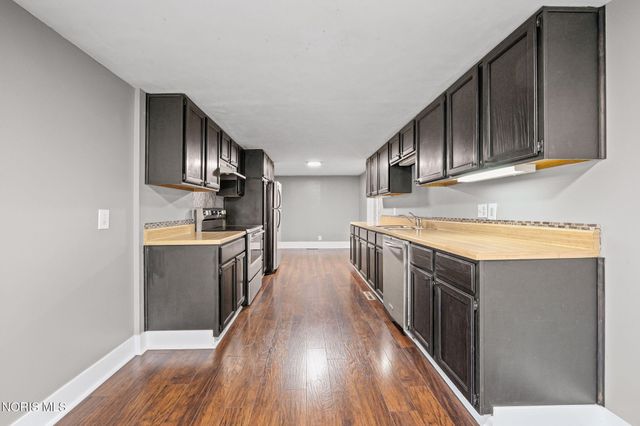 421 Conneaut Avenue, Bowling Green, OH 43402