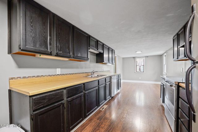 421 Conneaut Avenue, Bowling Green, OH 43402