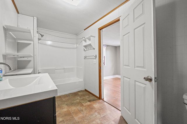 421 Conneaut Avenue, Bowling Green, OH 43402