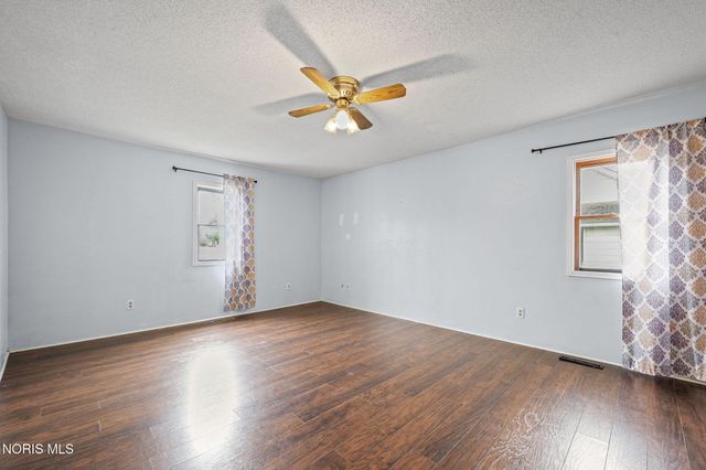 421 Conneaut Avenue, Bowling Green, OH 43402