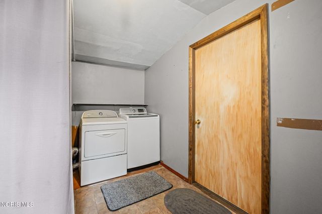 421 Conneaut Avenue, Bowling Green, OH 43402