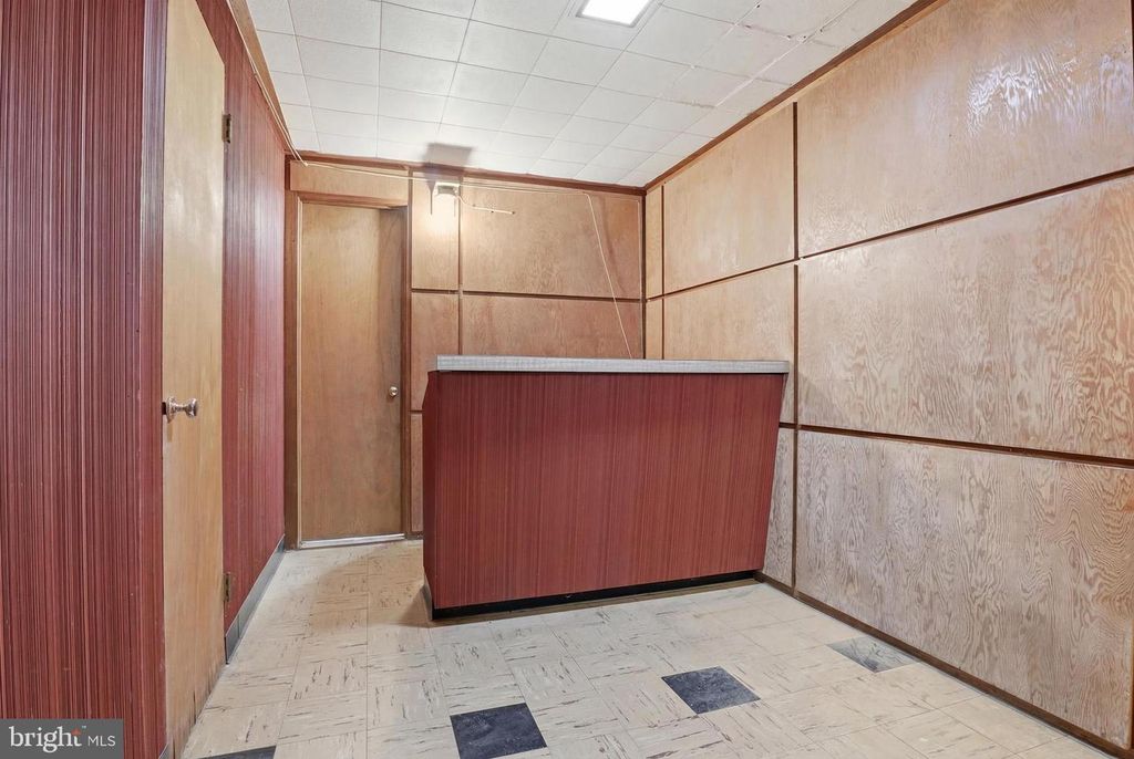 Image 22 of property listing at 2060 SANDALWOOD CT, York, PA 17404