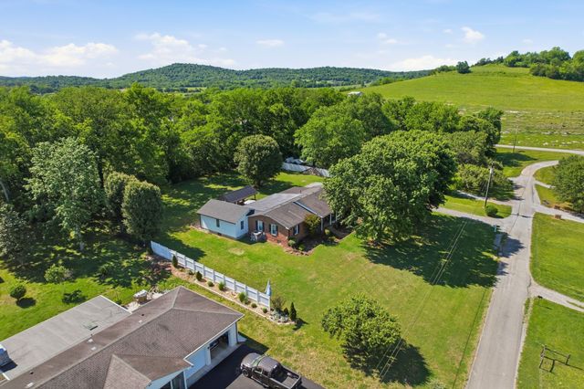 88 Riverbend Dr, Woodbury, TN 37190