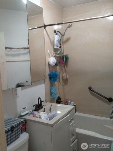 912 Okanogan Avenue, Wenatchee, WA 98801