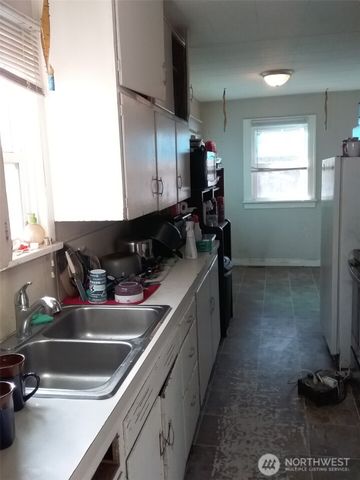 912 Okanogan Avenue, Wenatchee, WA 98801