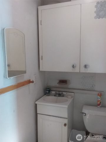 912 Okanogan Avenue, Wenatchee, WA 98801