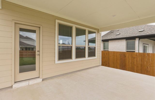 105 Ventura DR, Liberty Hill, TX 78642