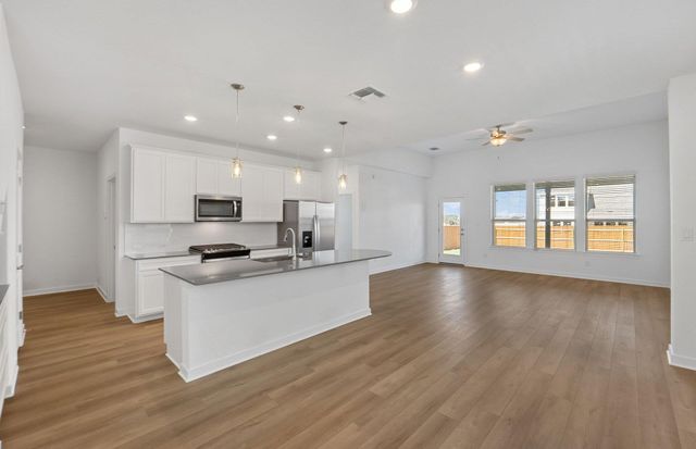 105 Ventura DR, Liberty Hill, TX 78642