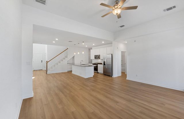 105 Ventura DR, Liberty Hill, TX 78642
