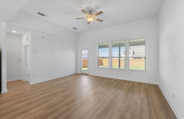 105 Ventura DR, Liberty Hill, TX 78642