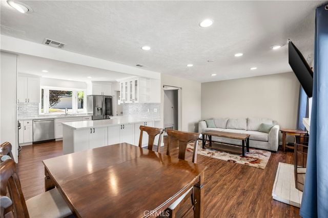 221 Phlox Avenue, Redlands, CA 92373