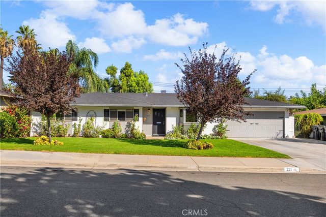 221 Phlox Avenue, Redlands, CA 92373