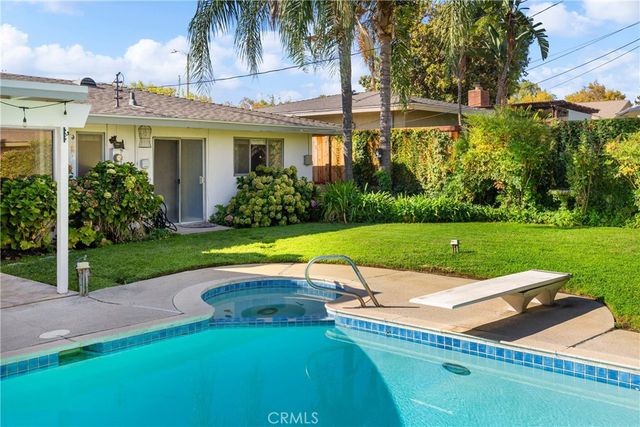 221 Phlox Avenue, Redlands, CA 92373